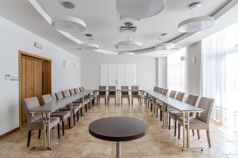 Konferenssit