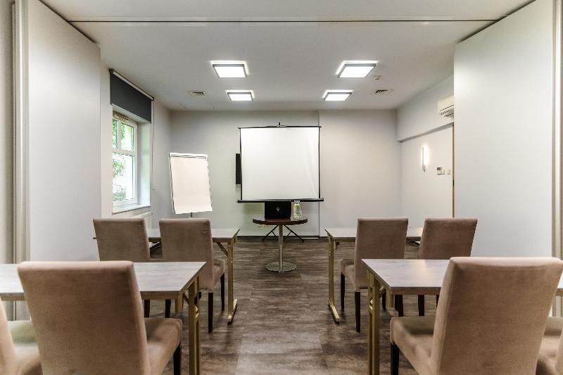 Konferenssit