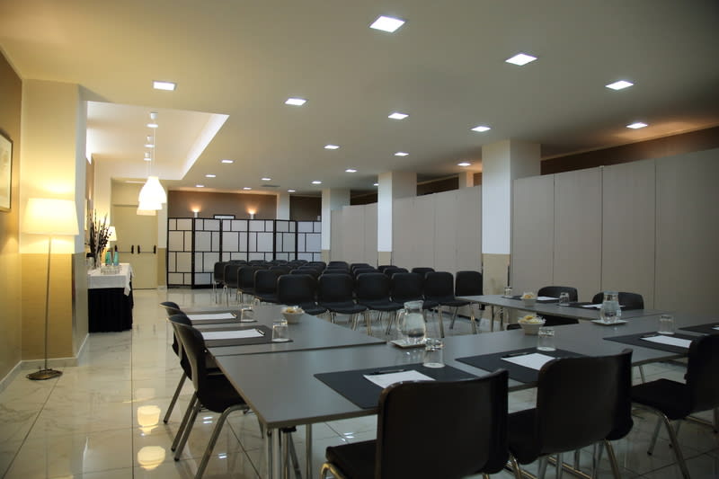 Konferenssit