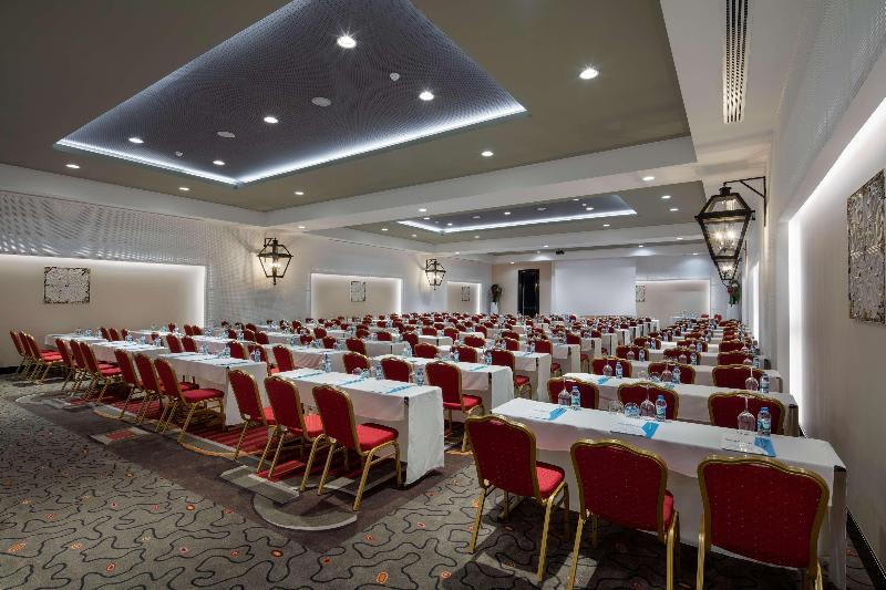Konferenssit