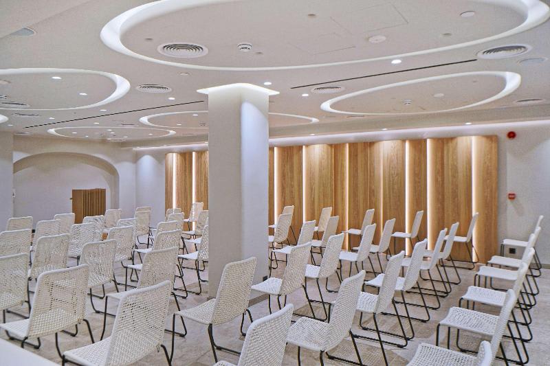 Konferenssit