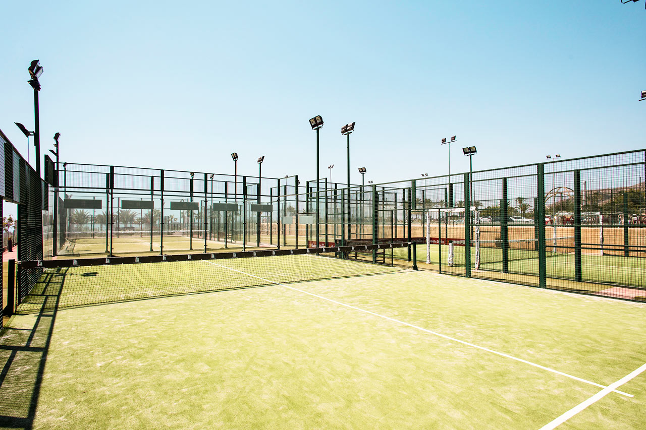 Hotellin padelkentät