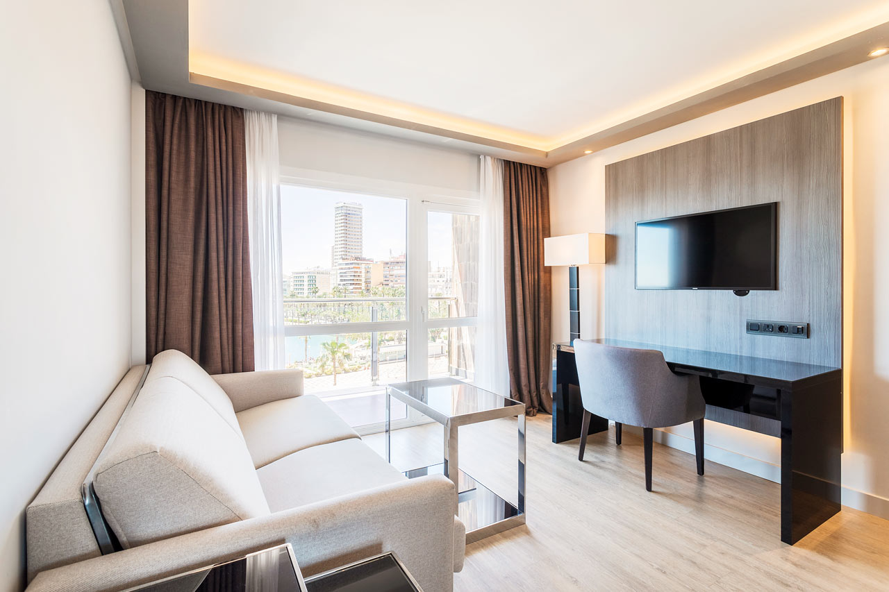 Junior Suite satamaan päin
