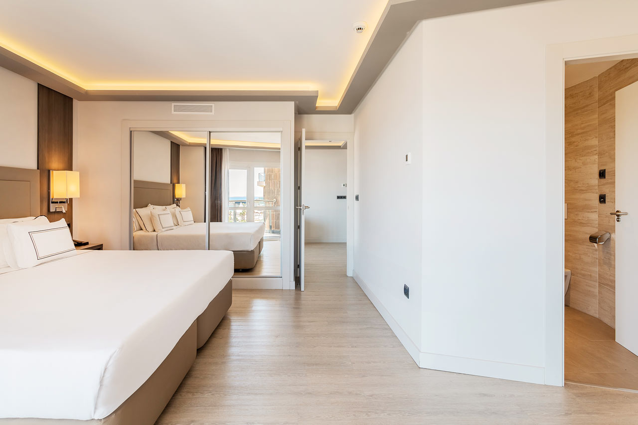 Junior Suite satamaan päin