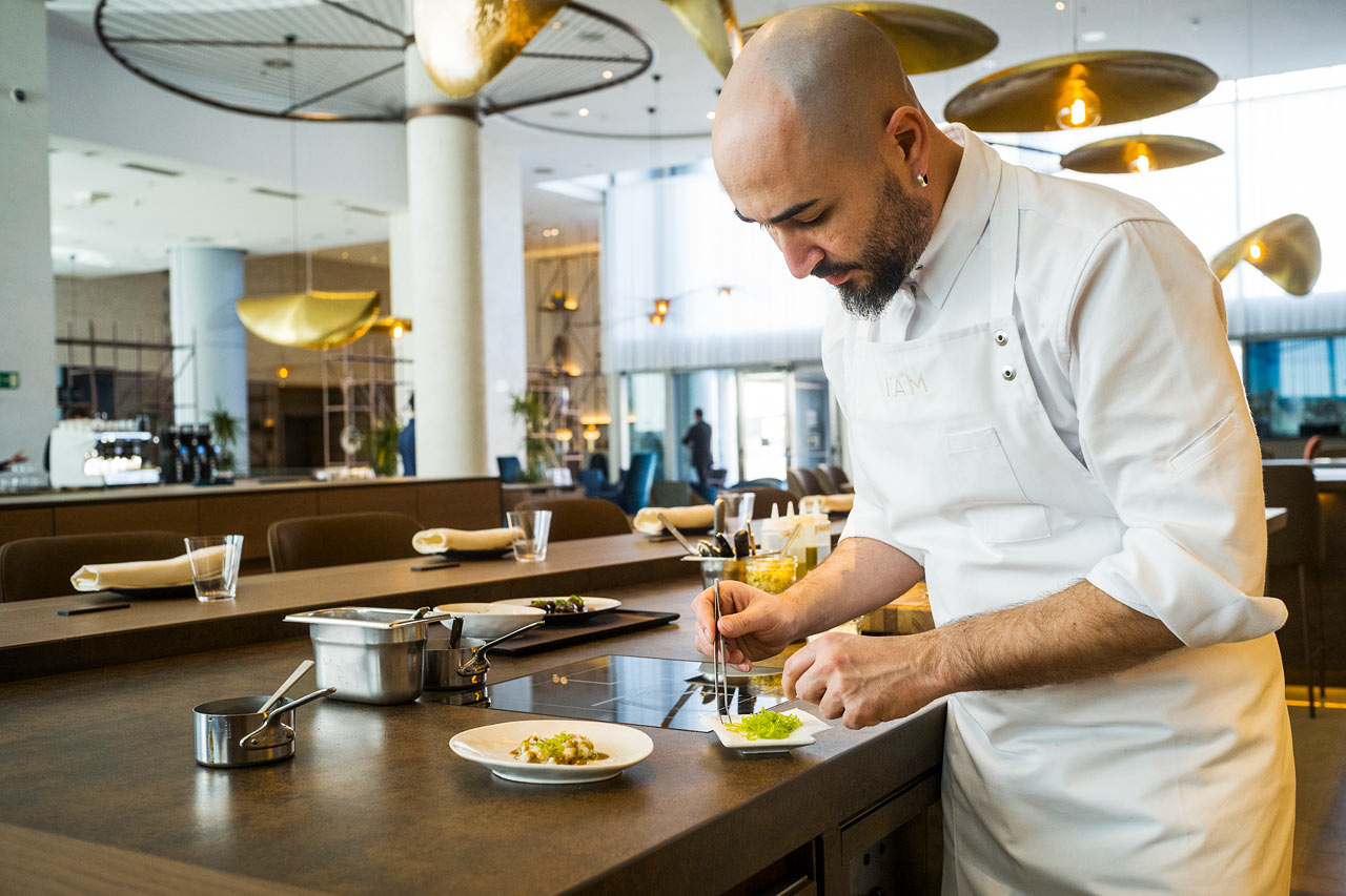 Michelin-palkittu kokki Artur Martinez