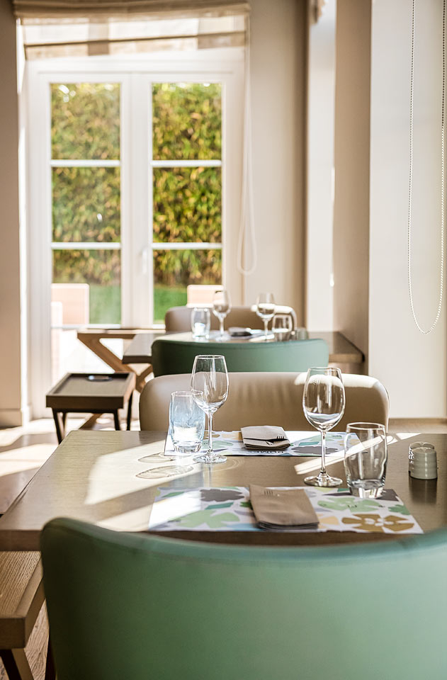 A la carte -ravintola, jossa voit nauttia kreikkalaisia fuusioruokia
