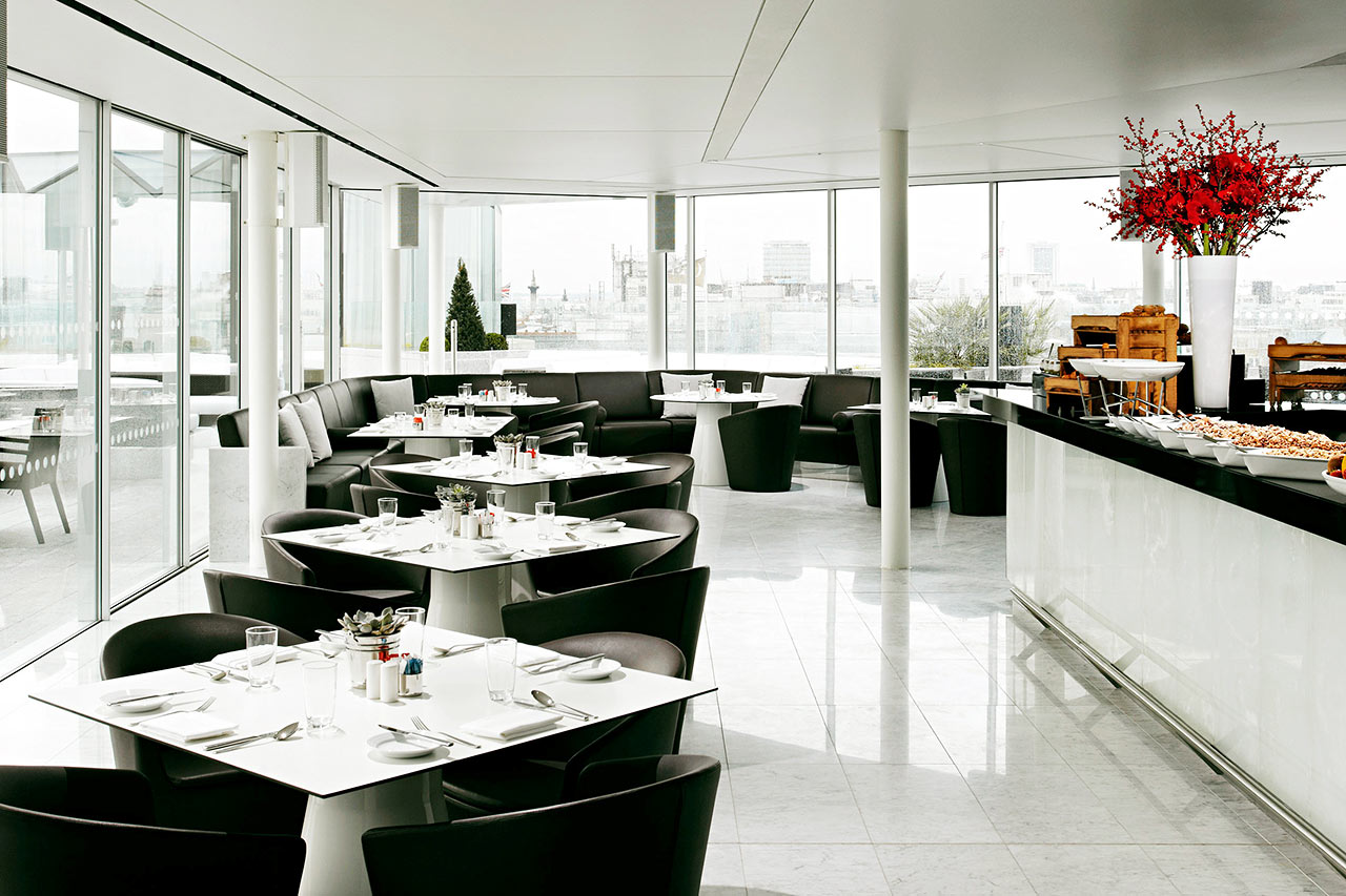 Radio Rooftop Bar - aamiaisalue