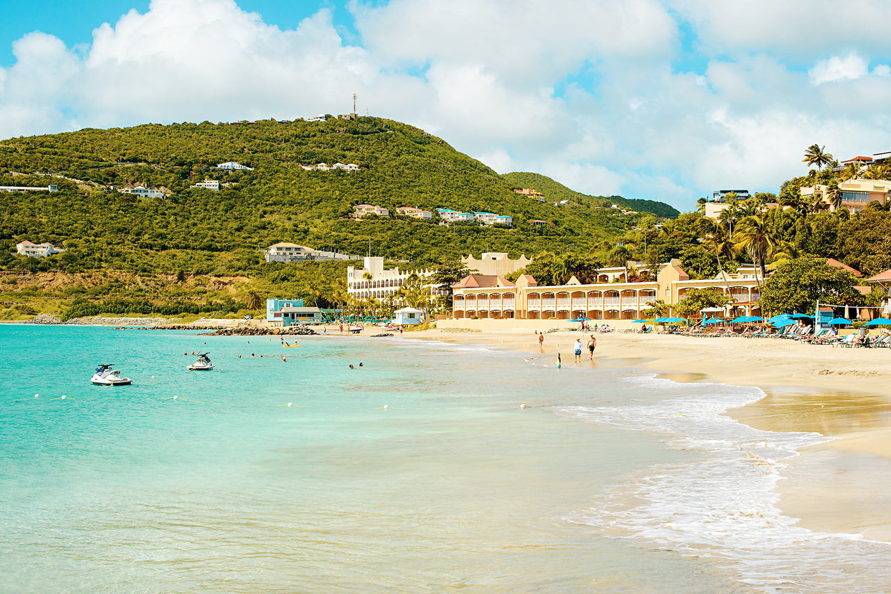 Divi Little Bay Beach Resort sijaitsee rannalla