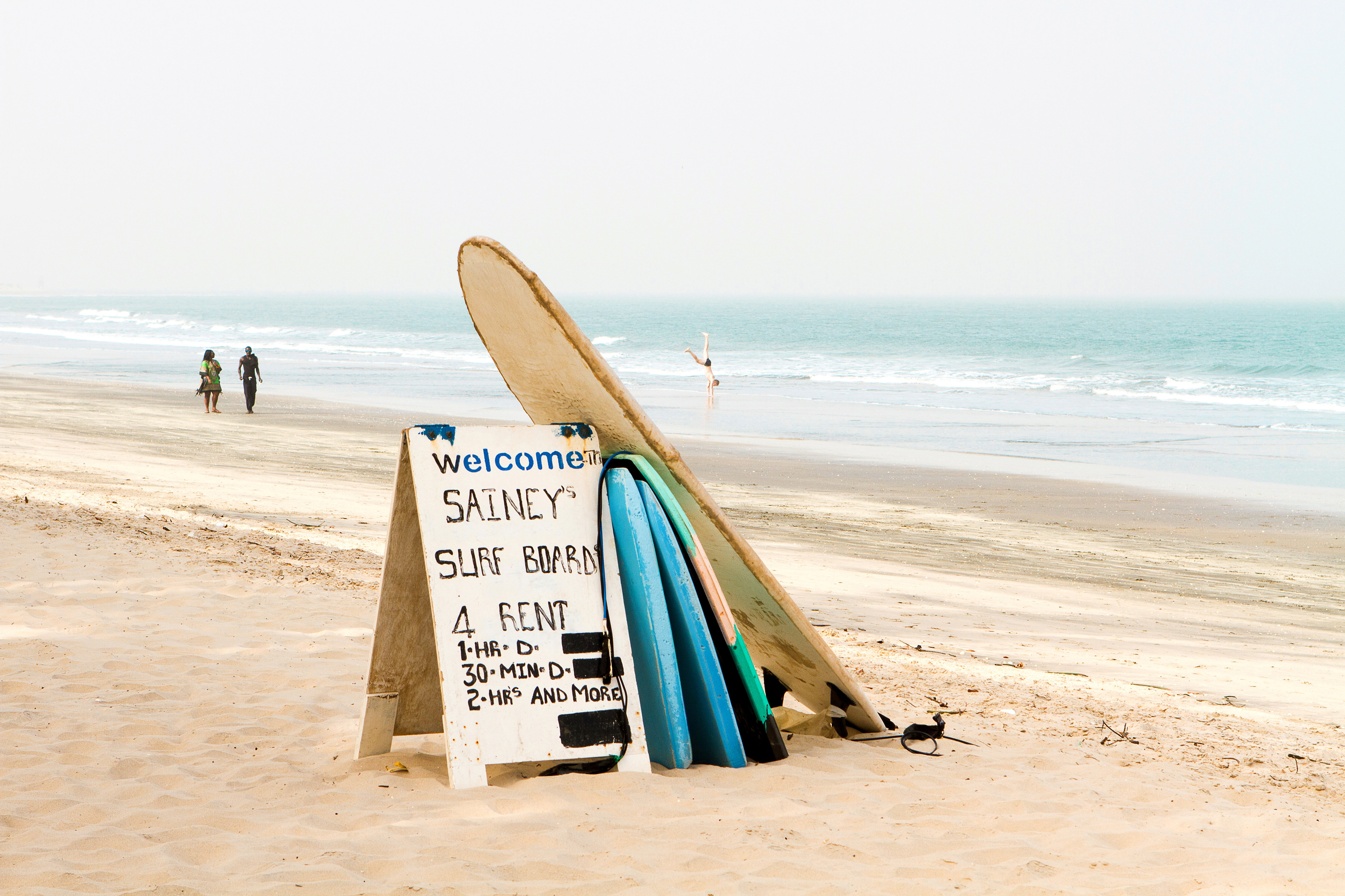 Ranta Bungalow Beach -hotellin luona, Gambia