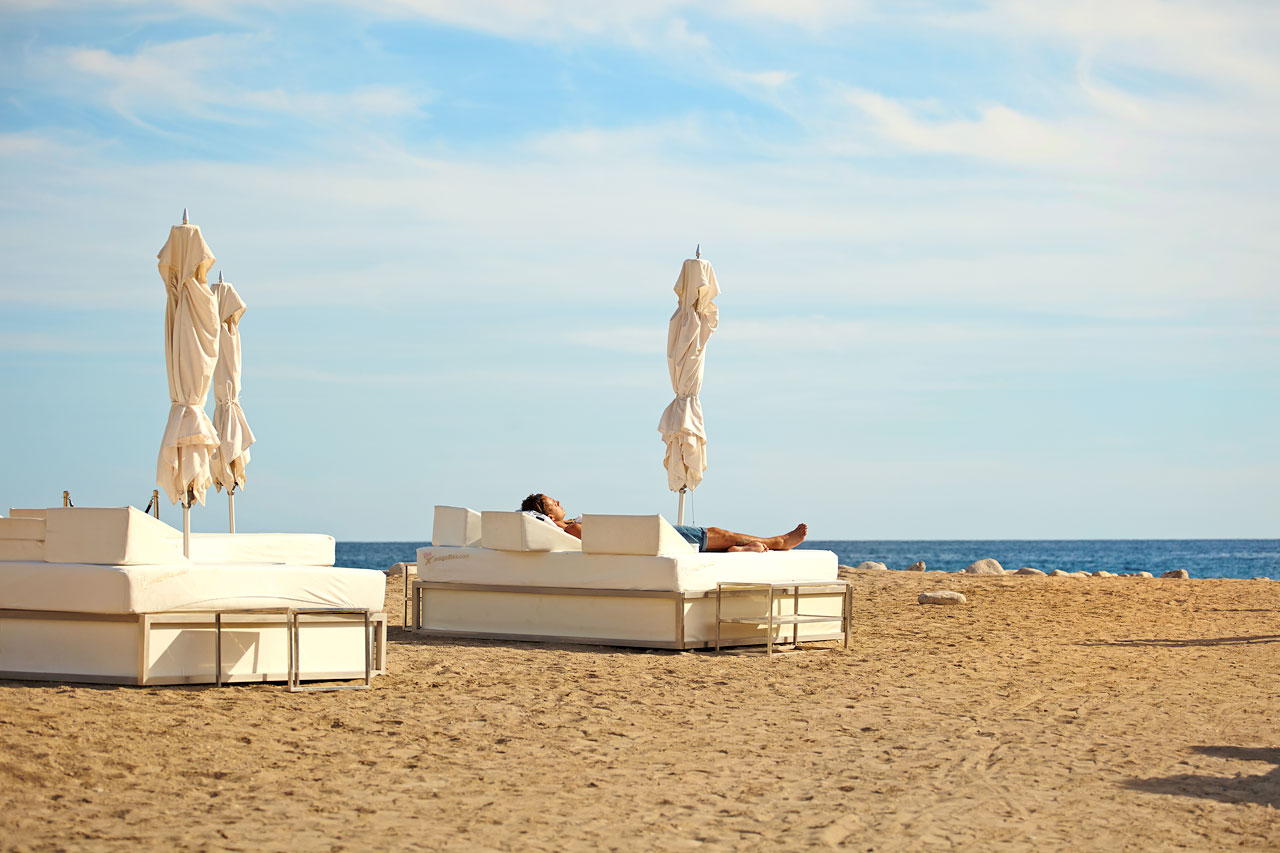 Blue Marlin Ibiza, Platja les Jondal -rannan tuntumassa lähellä Ibizan kaupunkia