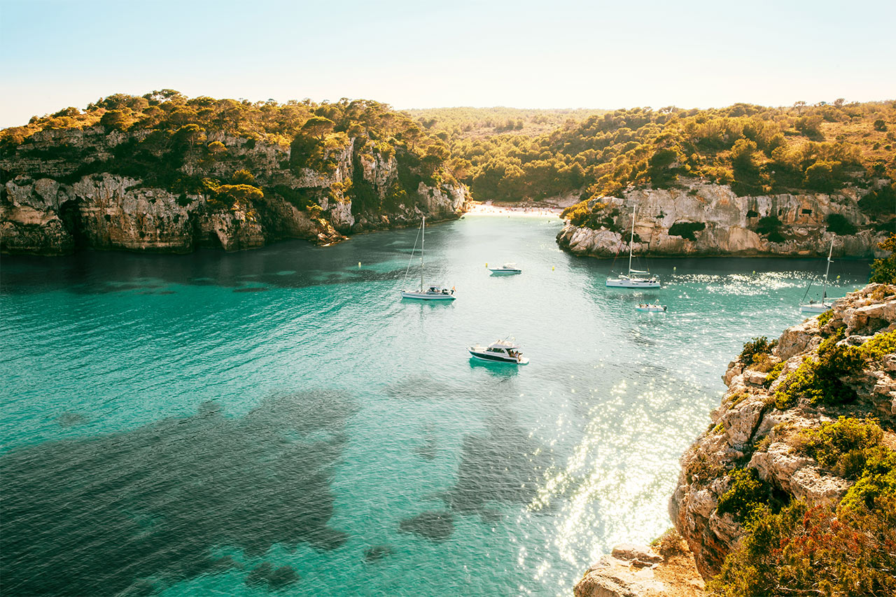 Cala Macarella, Cala'n Boschin lähistöllä
