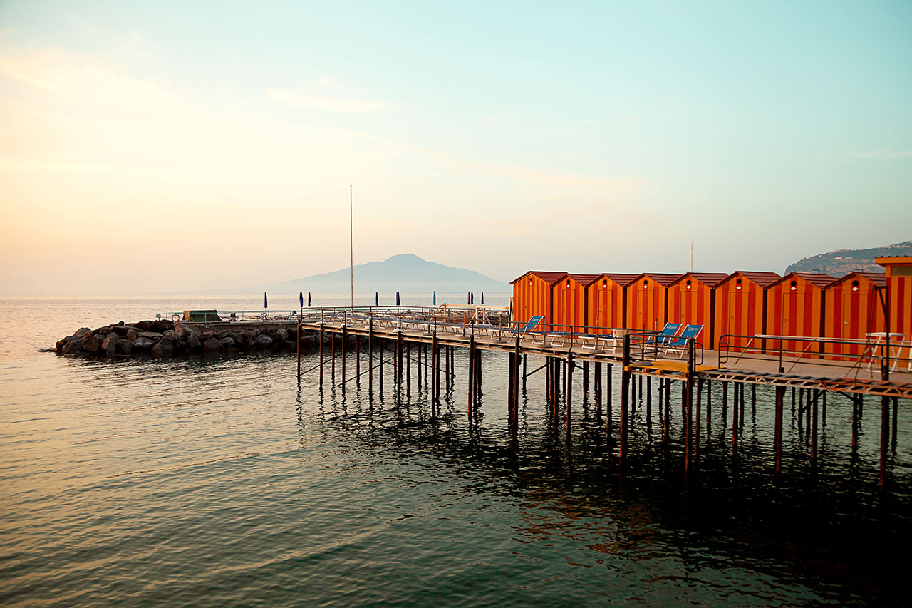 Leonelli's Beach ja taustalla Vesuvius